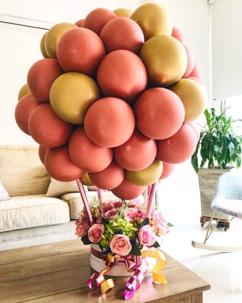 Arreglo de globos personalizado para regalo sorpresa, ancheta personalizada de regalo con rosas y globos